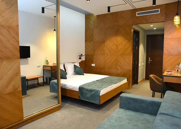 R&R Hotel