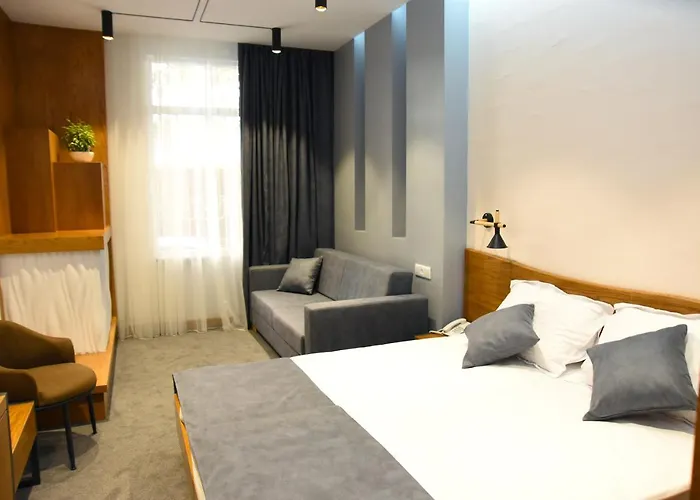 R&R Hotel