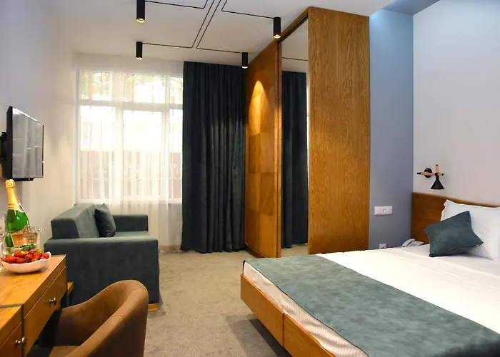 R&R Hotel